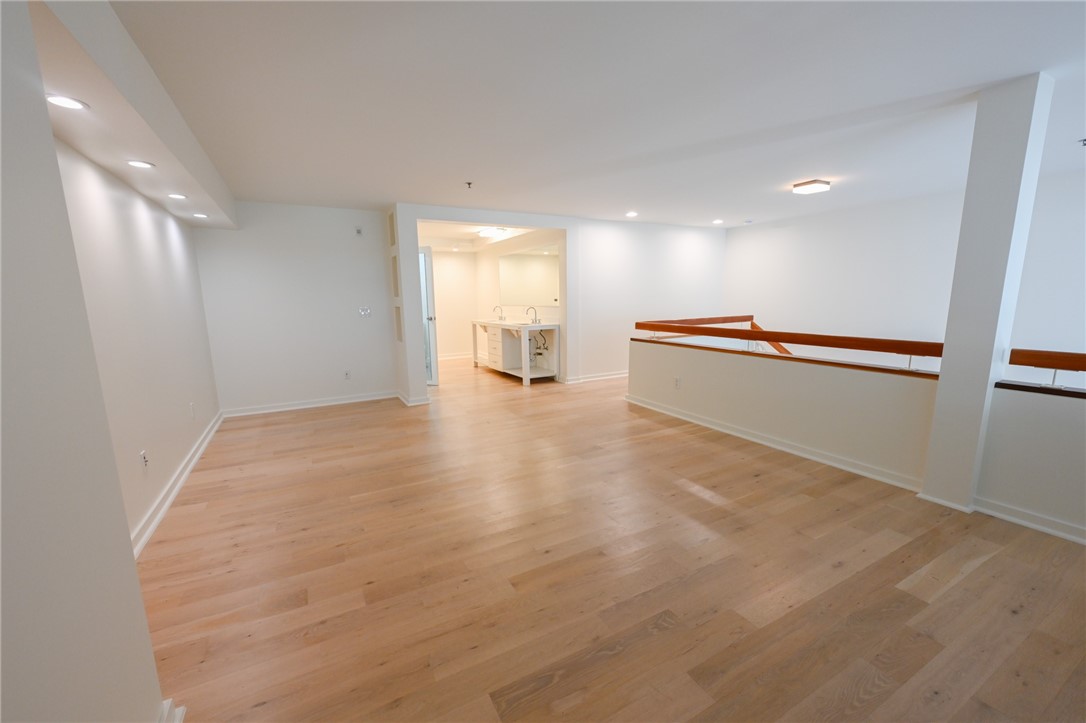 615 Hampton DR Unit: C103