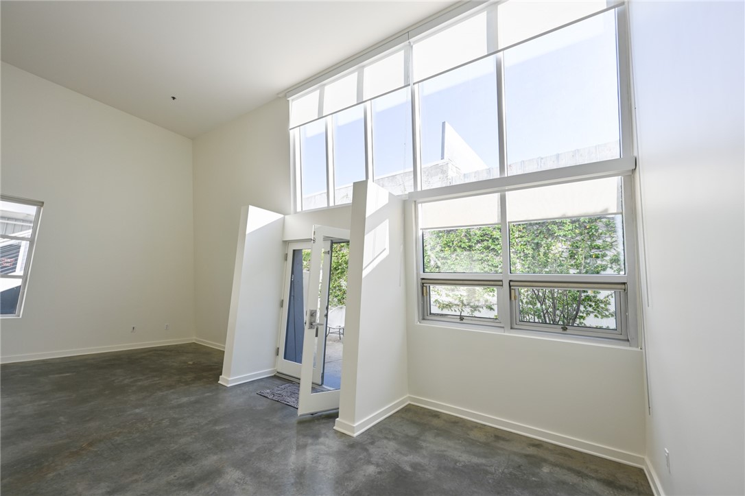 615 Hampton DR Unit: C103