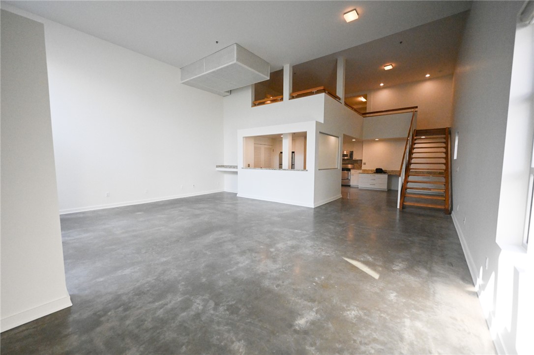 615 Hampton DR Unit: C103