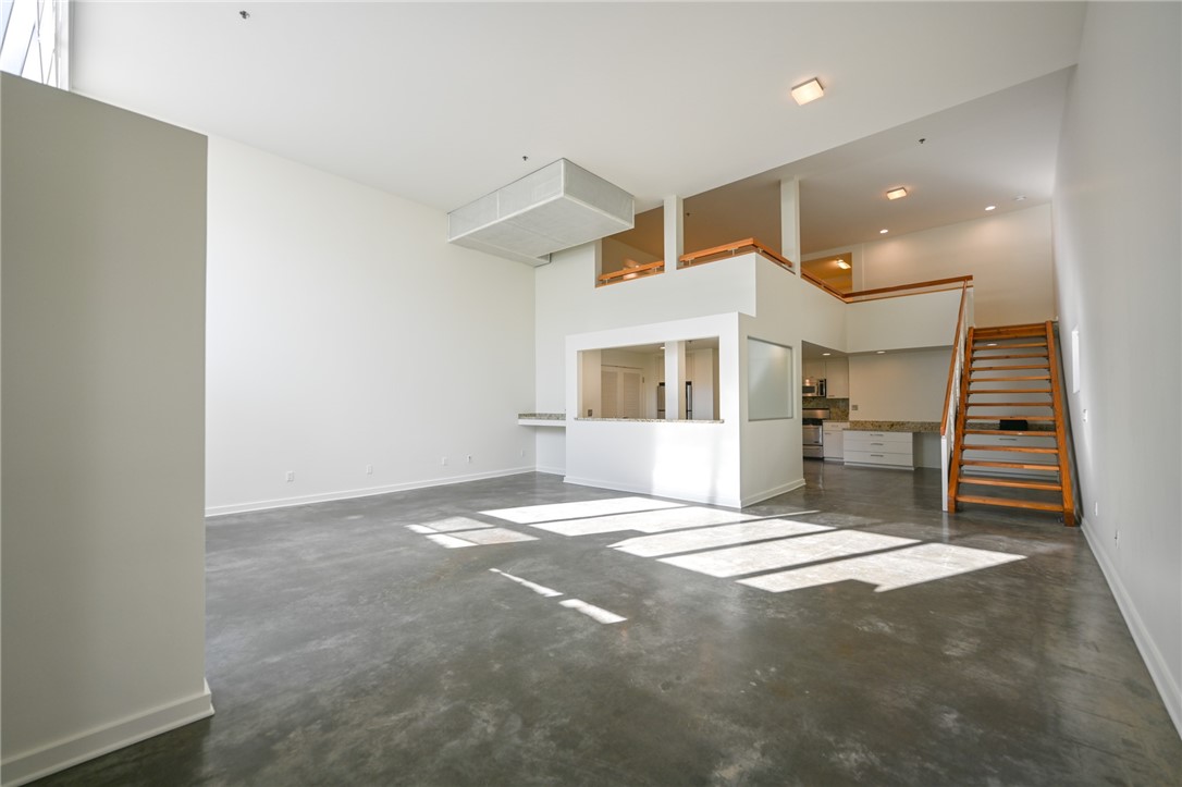 615 Hampton DR Unit: C103