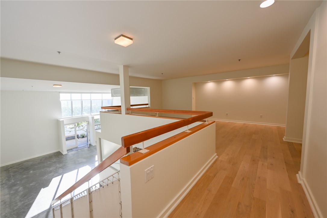 615 Hampton DR Unit: C103