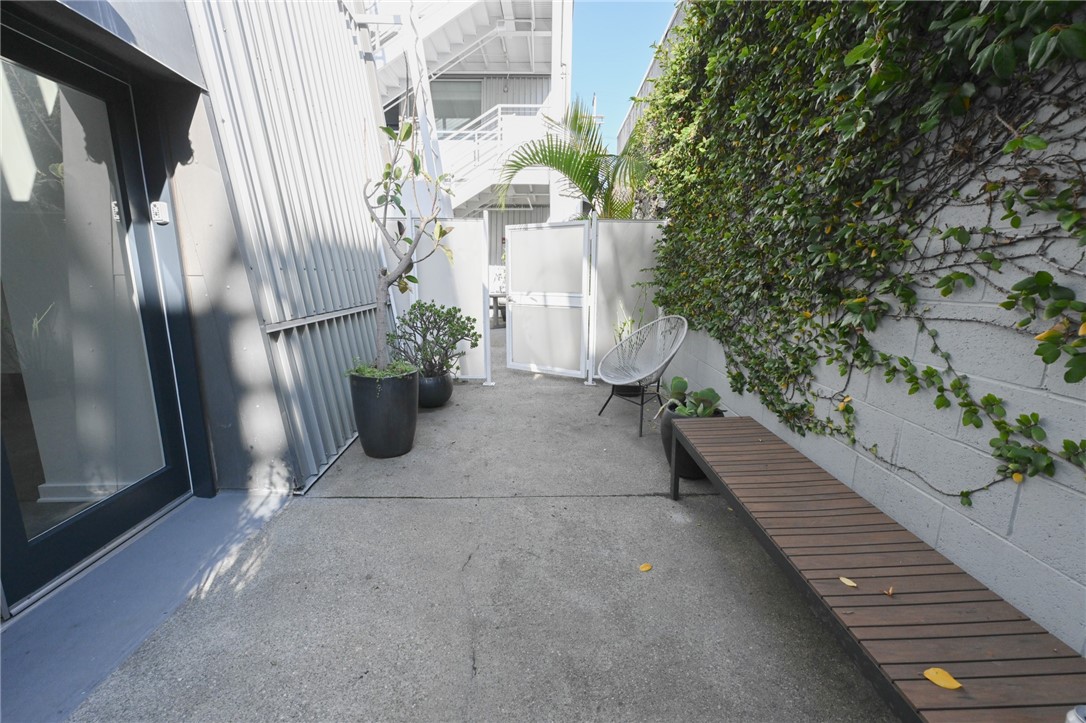 615 Hampton DR Unit: C103