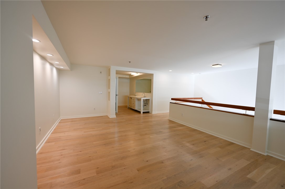 615 Hampton DR Unit: C103
