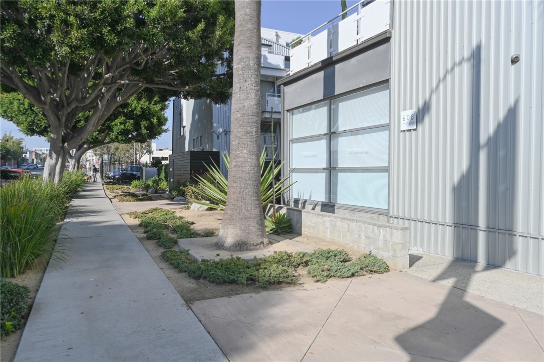 615 Hampton DR Unit: C103