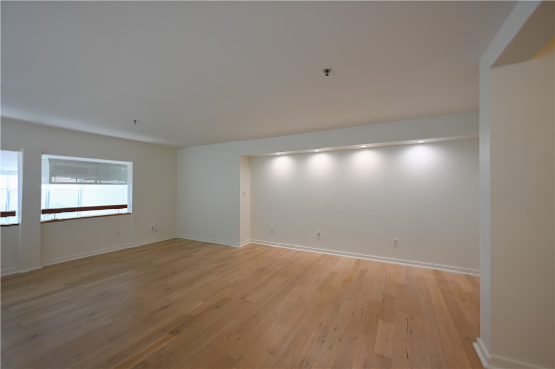 615 Hampton DR Unit: C103