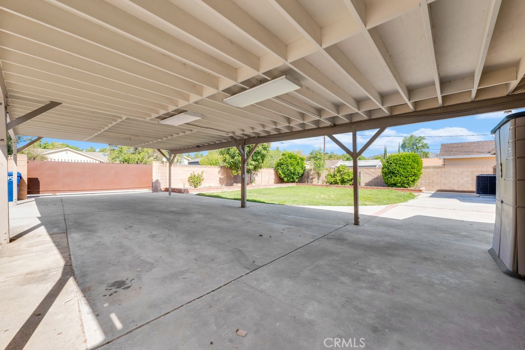 7959 Woodlake Avenue