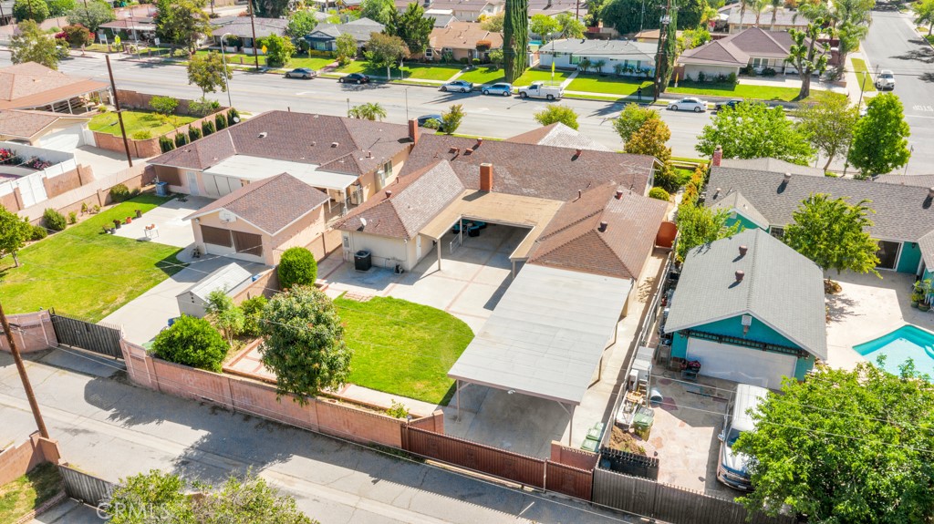 7959 Woodlake Avenue