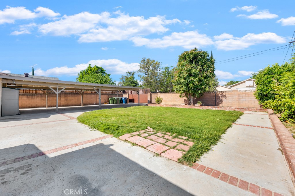 7959 Woodlake Avenue