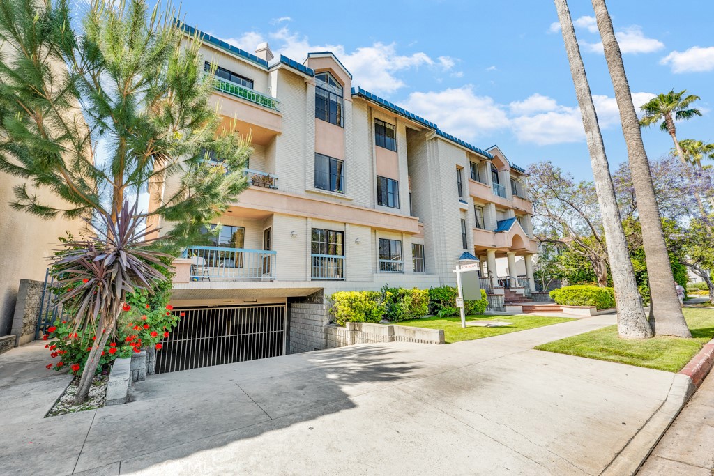 508 Glenwood Road Unit: 306