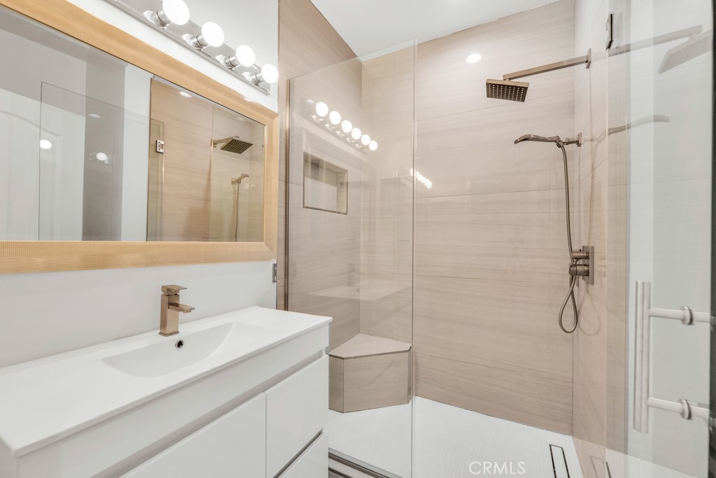 508 Glenwood Road Unit: 306