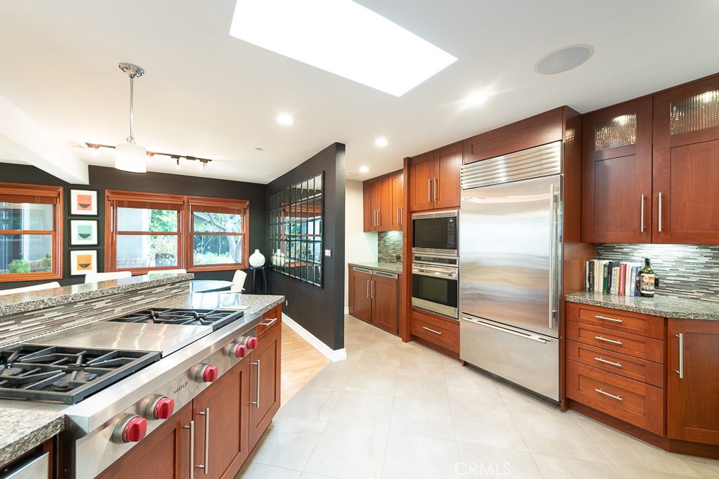 3820 Cody Road 