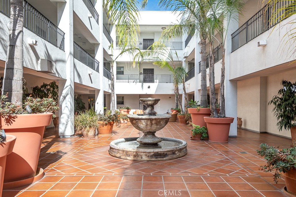 10648 Woodbridge Street Unit: 106