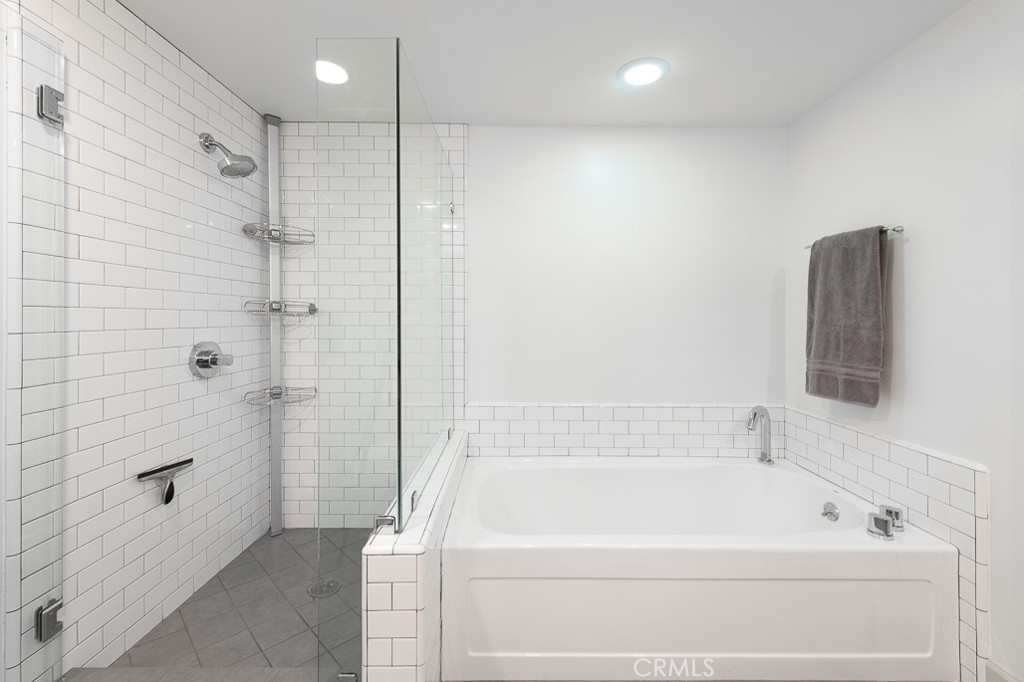 10648 Woodbridge Street Unit: 106