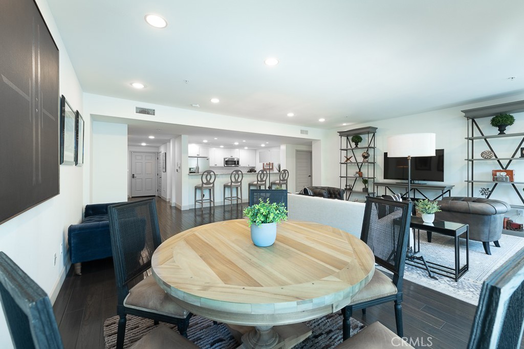 10648 Woodbridge Street Unit: 106