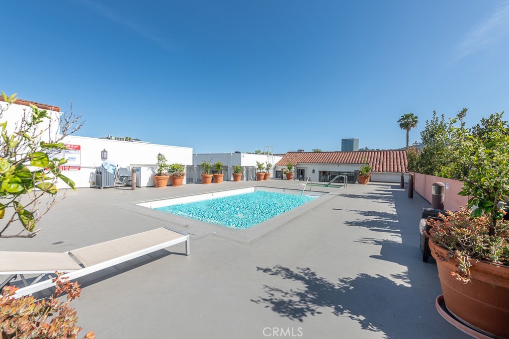 10648 Woodbridge Street Unit: 106