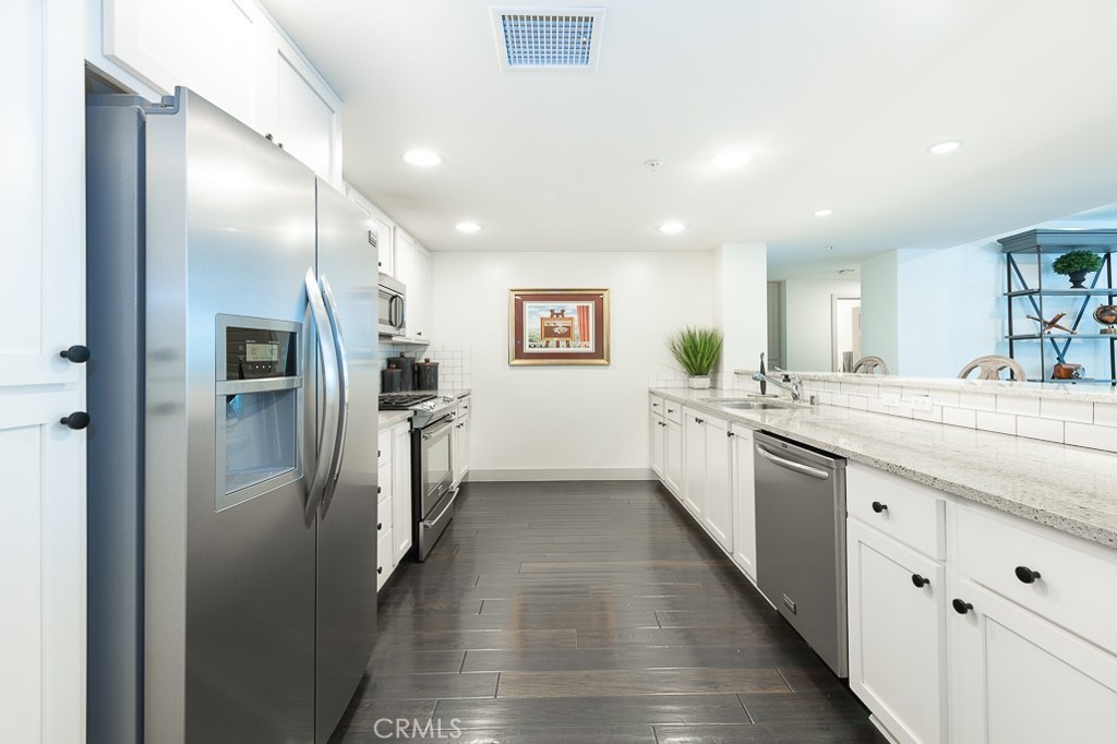 10648 Woodbridge Street Unit: 106
