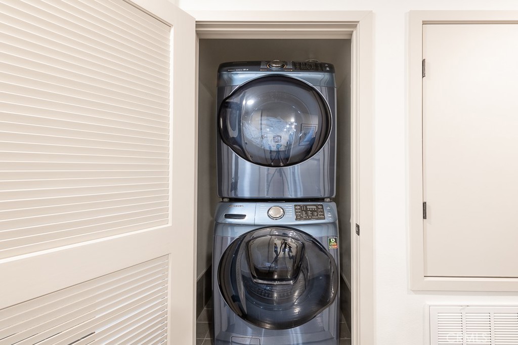 10648 Woodbridge Street Unit: 106