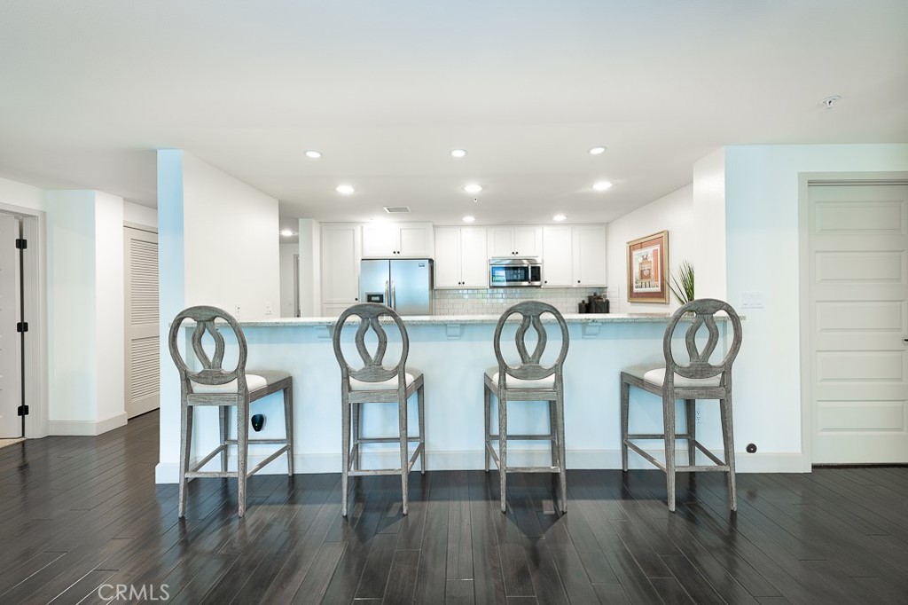 10648 Woodbridge Street Unit: 106