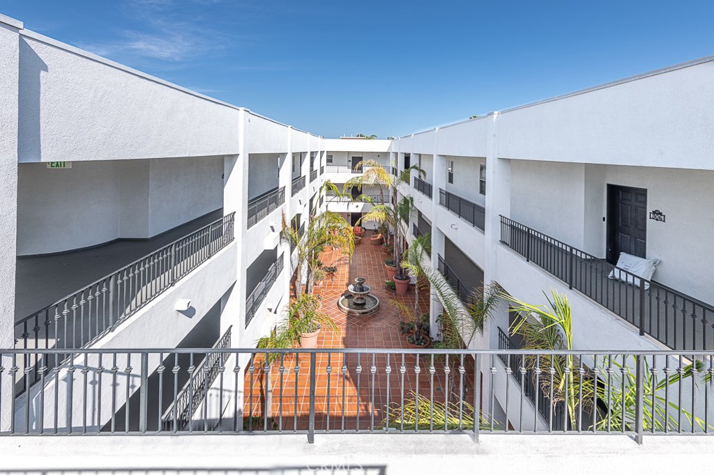 10648 Woodbridge Street Unit: 106