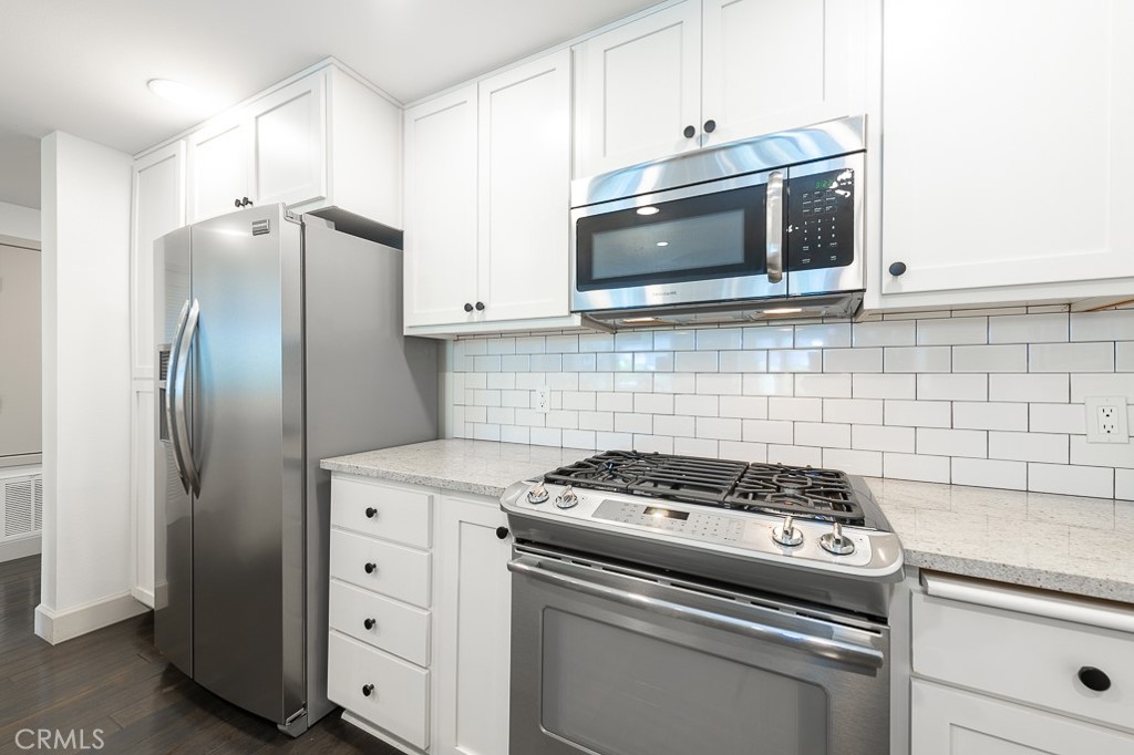 10648 Woodbridge Street Unit: 106