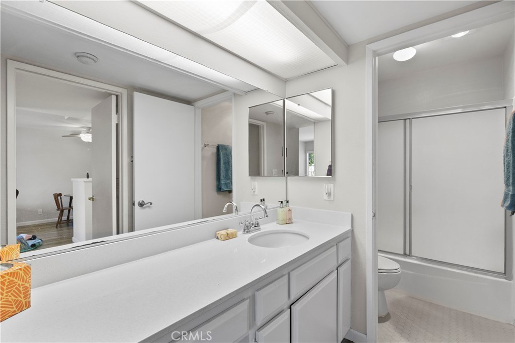 22100 Burbank Boulevard Unit: 263G 