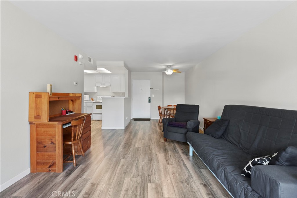 22100 Burbank Boulevard Unit: 263G 