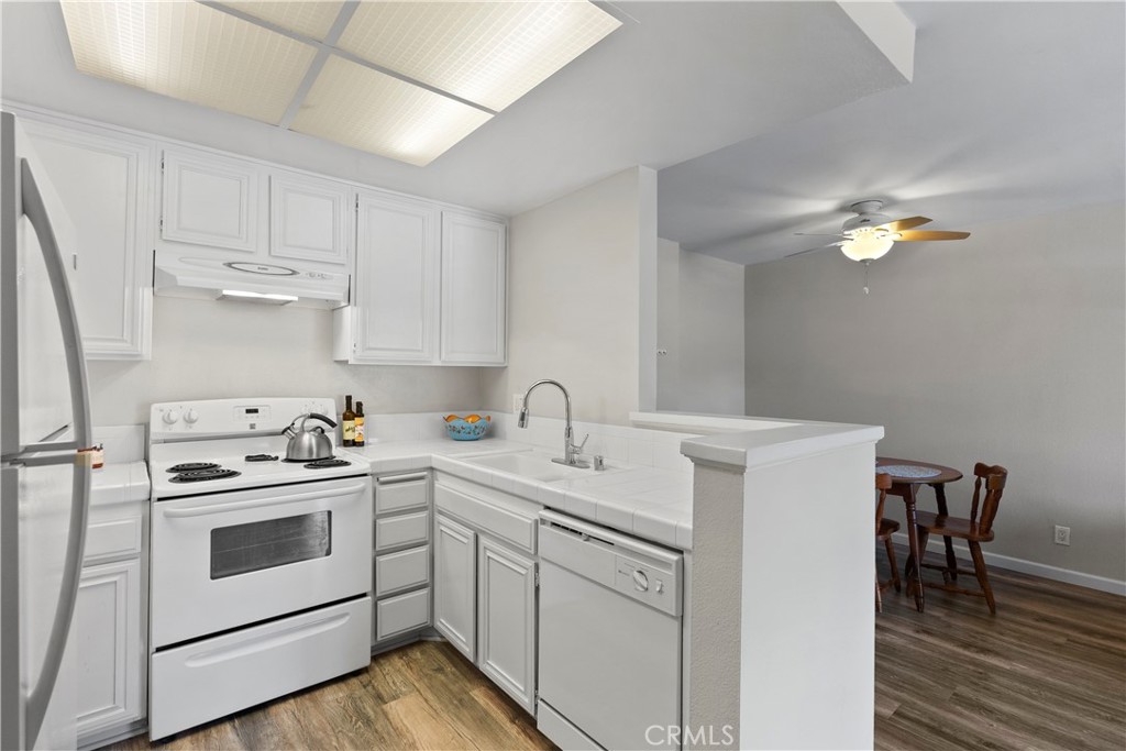 22100 Burbank Boulevard Unit: 263G 
