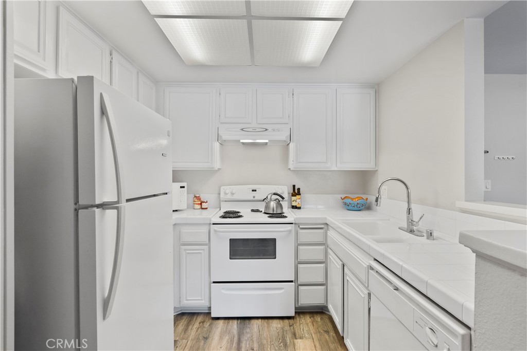 22100 Burbank Boulevard Unit: 263G 