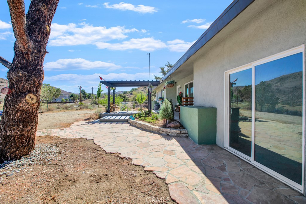 940 E Soledad Pass Road