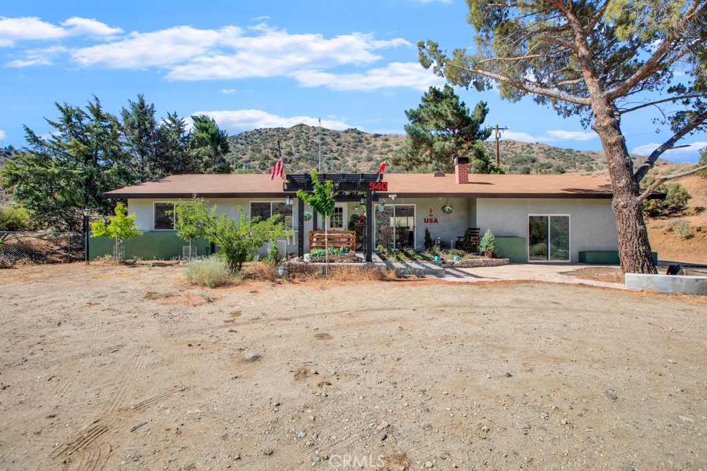 940 E Soledad Pass Road
