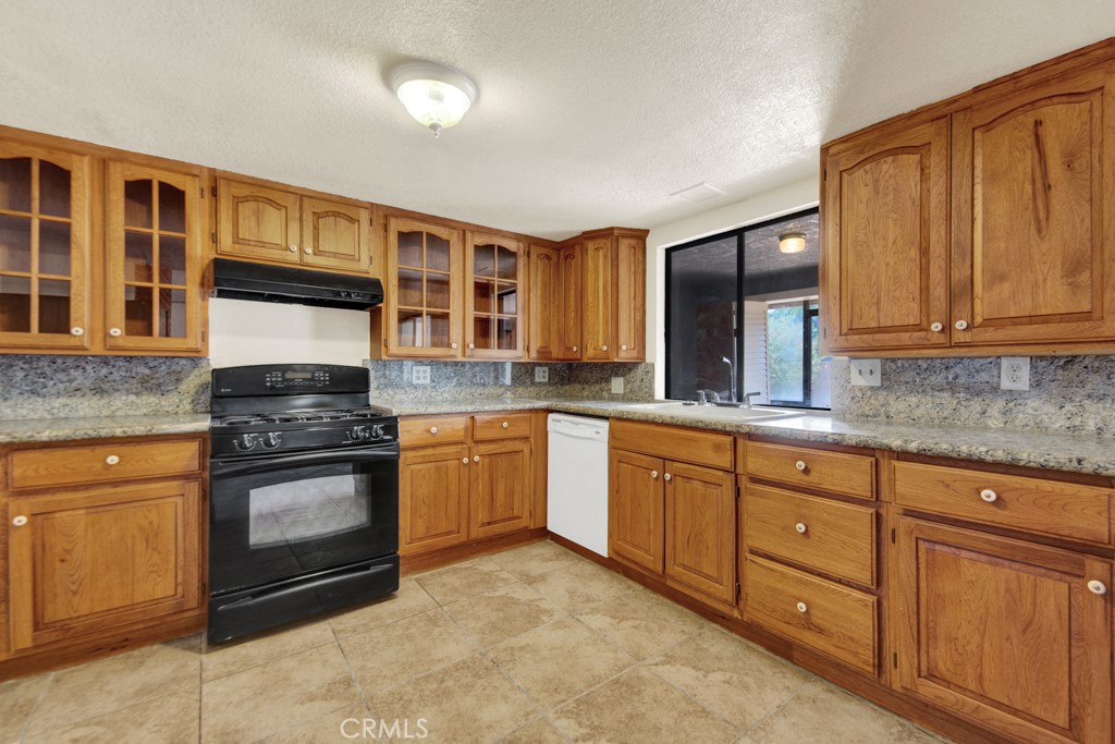 15357 Orange Street