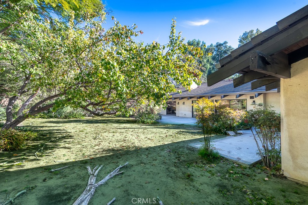 16245 Meadowridge Way