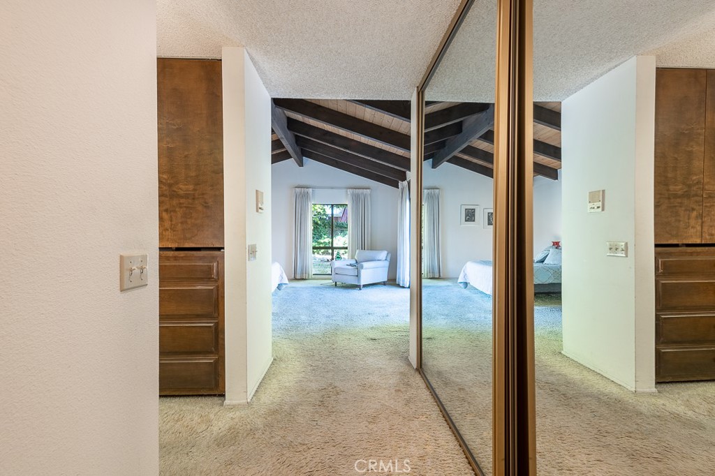 16245 Meadowridge Way