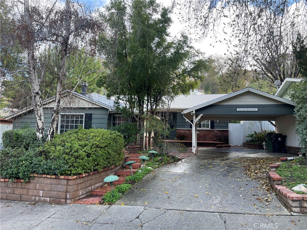5208 Tendilla Avenue