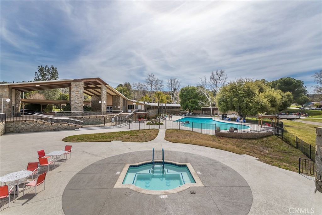 19208 Avenue Of The Oaks Unit: G