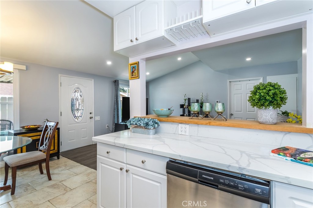 19208 Avenue Of The Oaks Unit: G