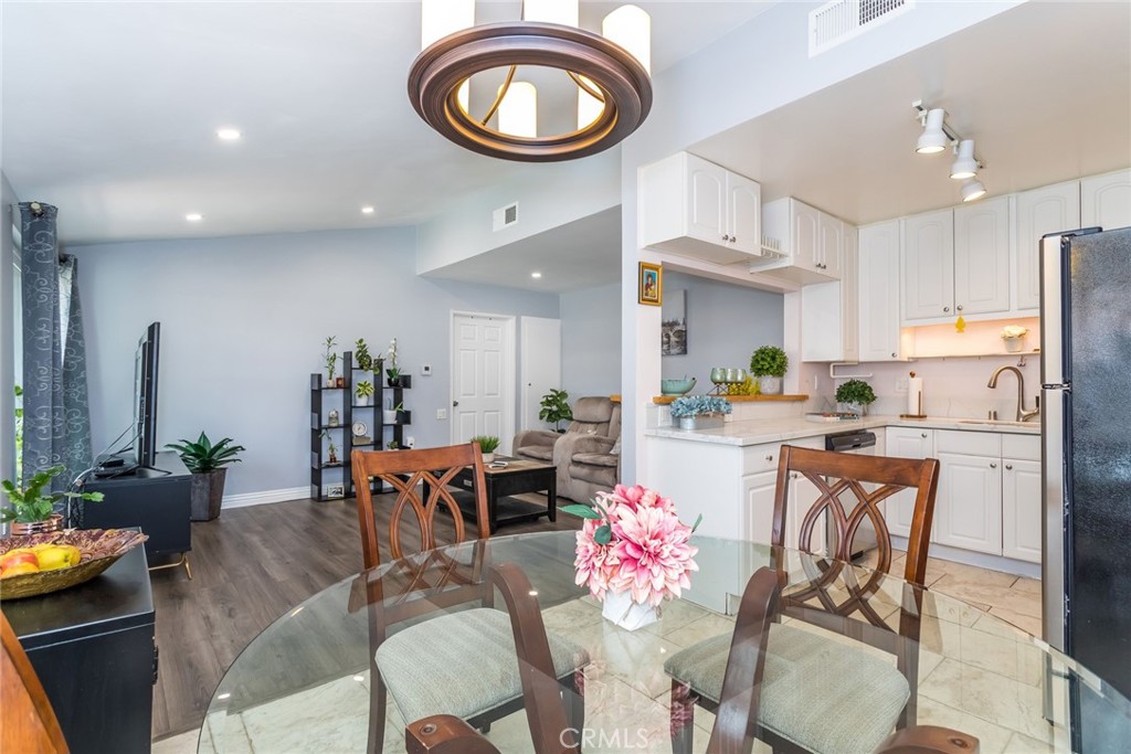 19208 Avenue Of The Oaks Unit: G