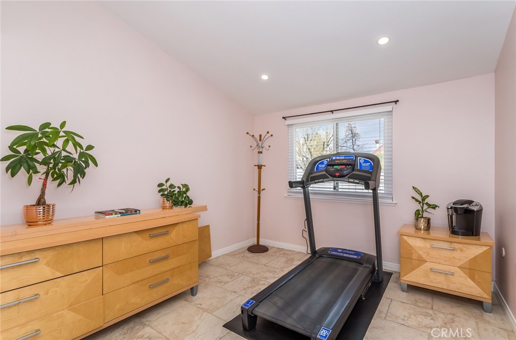 19208 Avenue Of The Oaks Unit: G