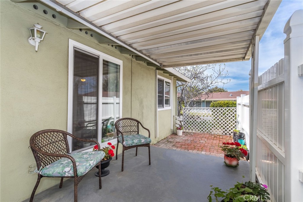19208 Avenue Of The Oaks Unit: G