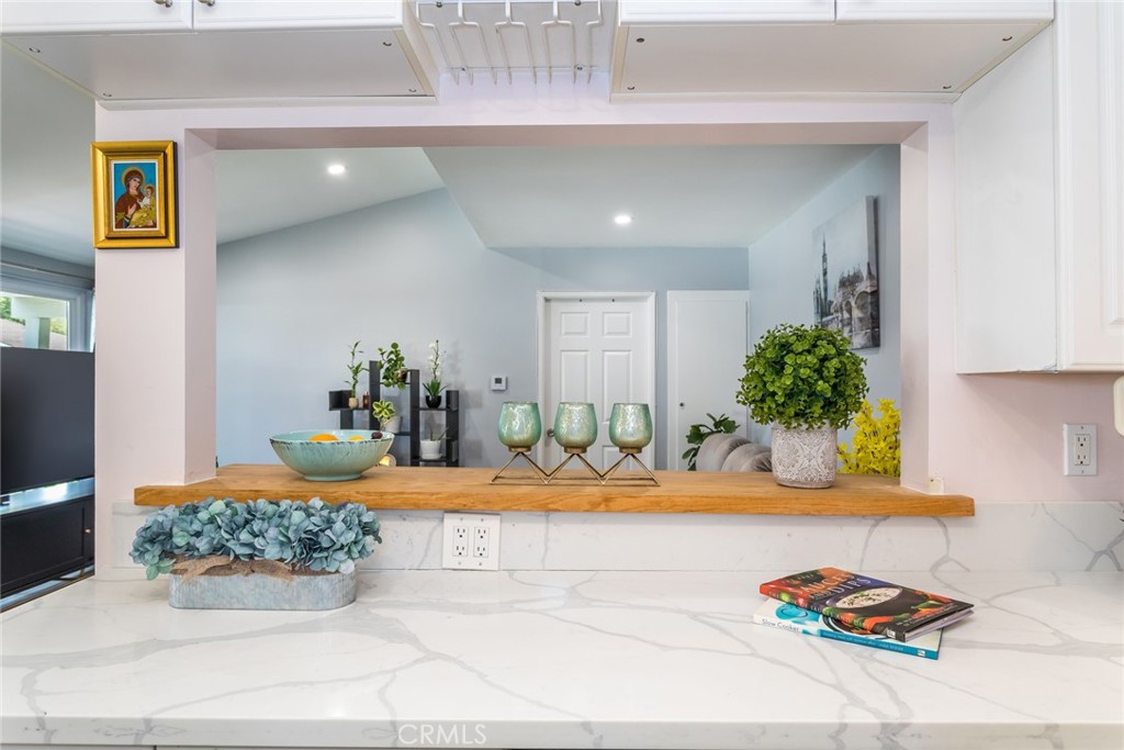 19208 Avenue Of The Oaks Unit: G