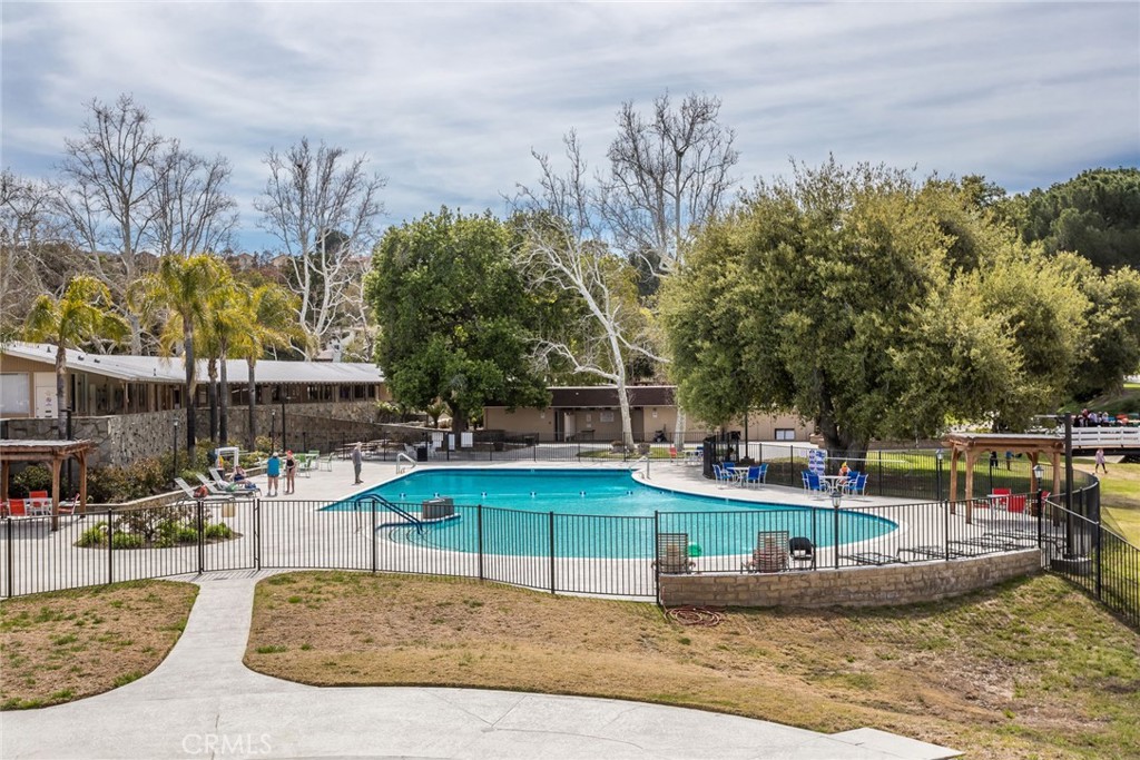 19208 Avenue Of The Oaks Unit: G