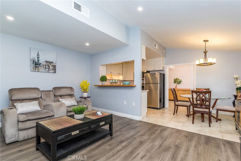 19208 Avenue Of The Oaks Unit: G
