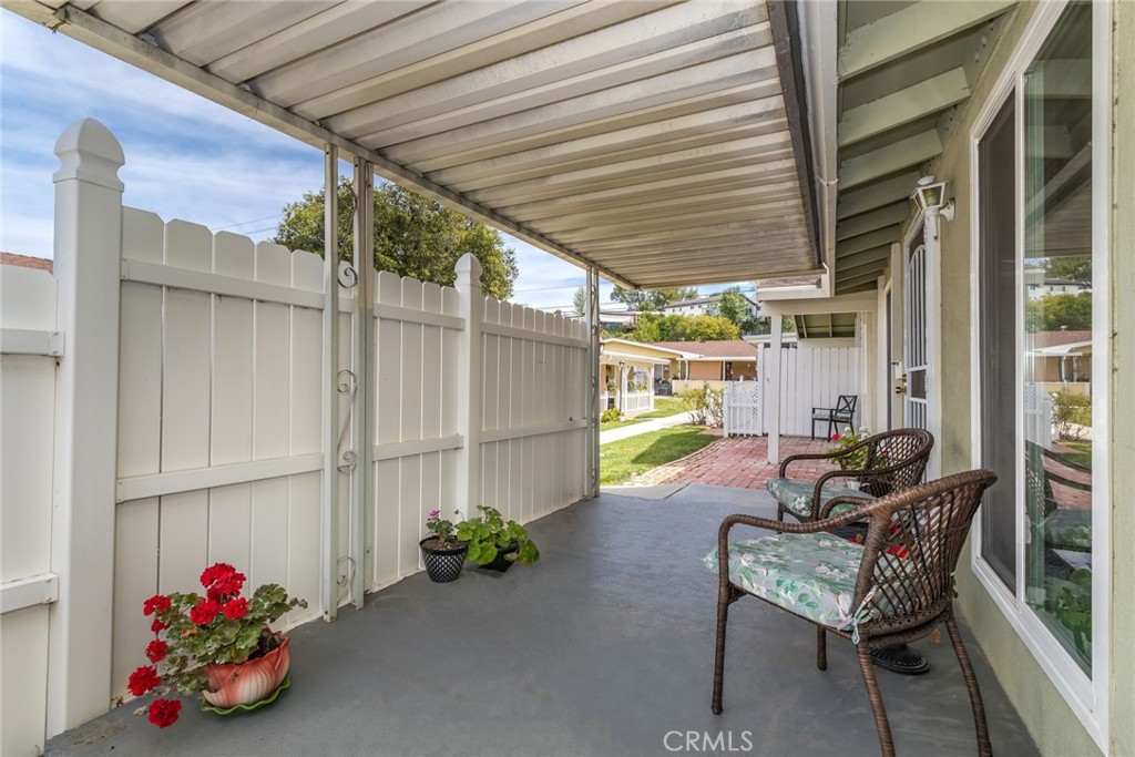 19208 Avenue Of The Oaks Unit: G