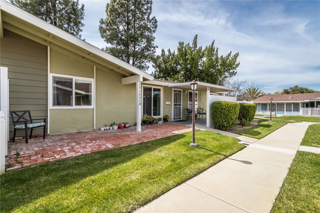 19208 Avenue Of The Oaks Unit: G