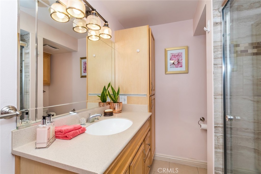 19208 Avenue Of The Oaks Unit: G