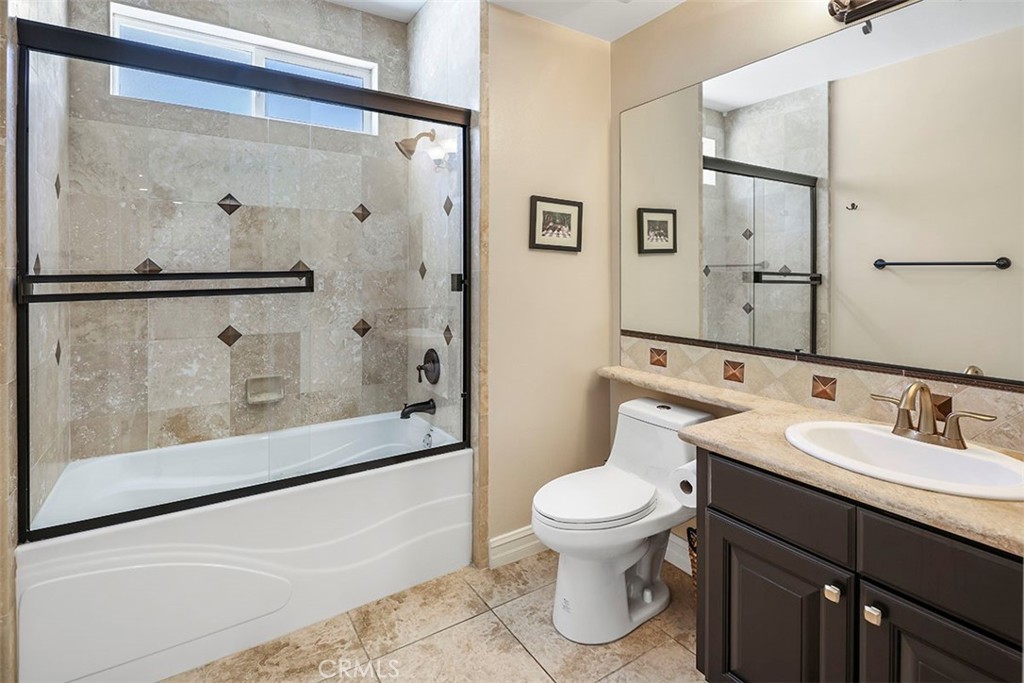 4237 Longridge Avenue Unit: 306