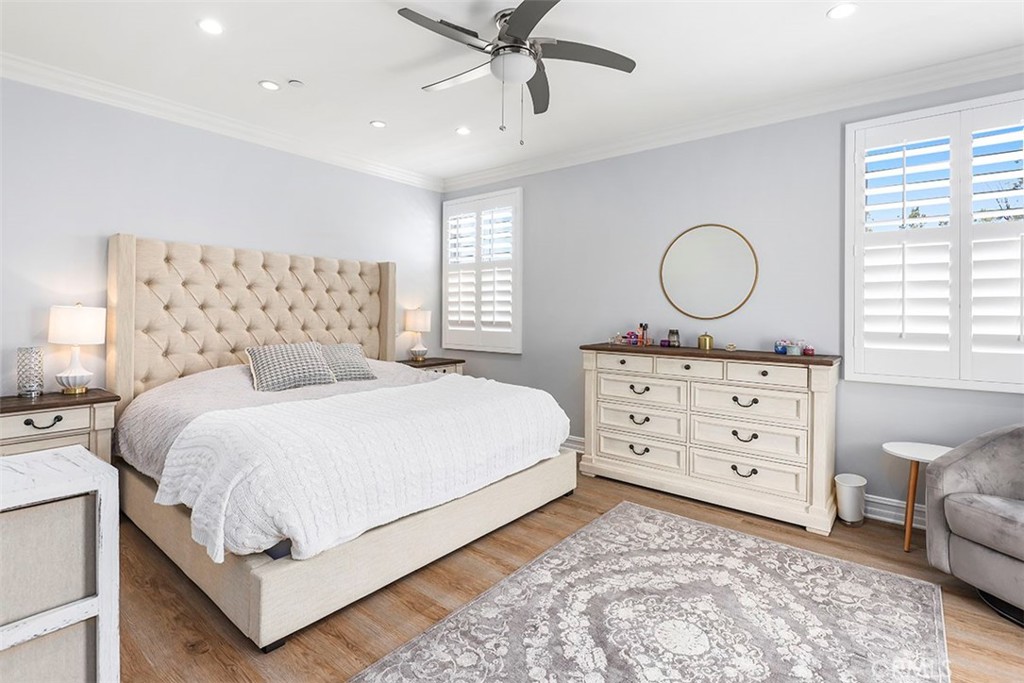 4237 Longridge Avenue Unit: 306