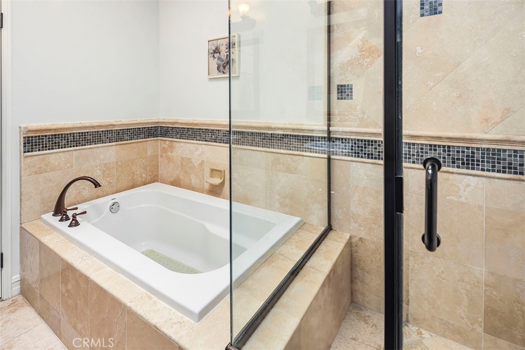 4237 Longridge Avenue Unit: 306