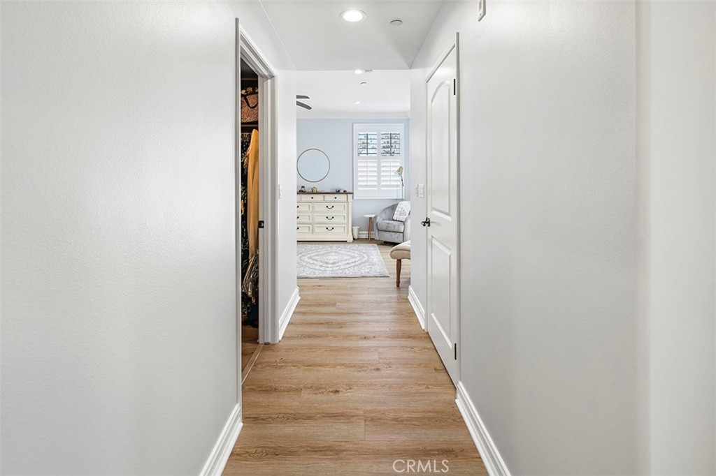 4237 Longridge Avenue Unit: 306
