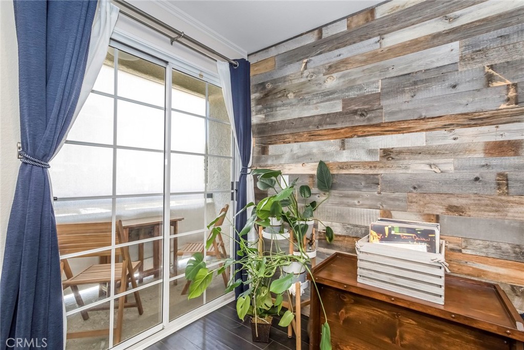 5230 Zelzah Avenue Unit: 14